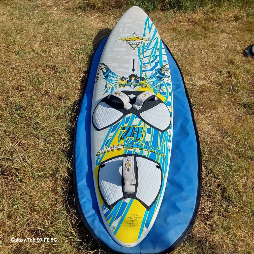 JP SINGLE THRUSTER 74 LITROS EN MUY BUENO ESTADO 