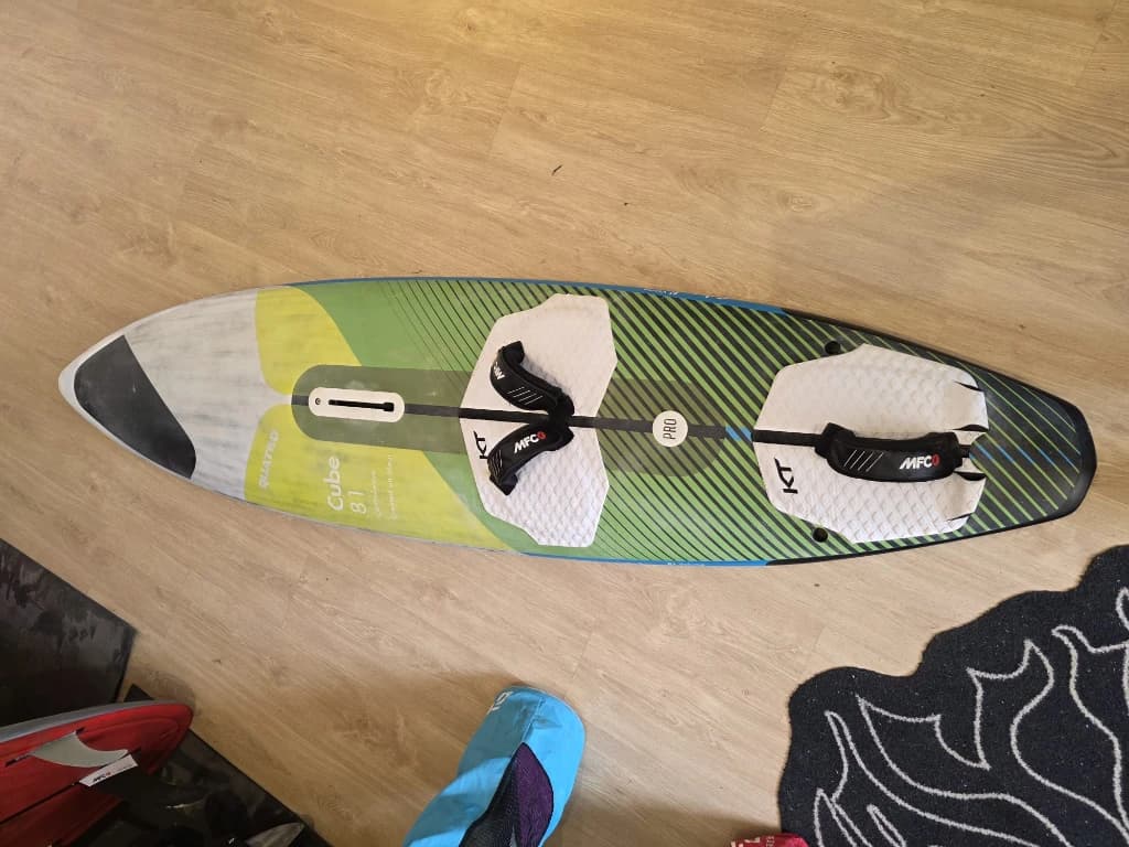 Quatro Cube 81 Windsurf Board