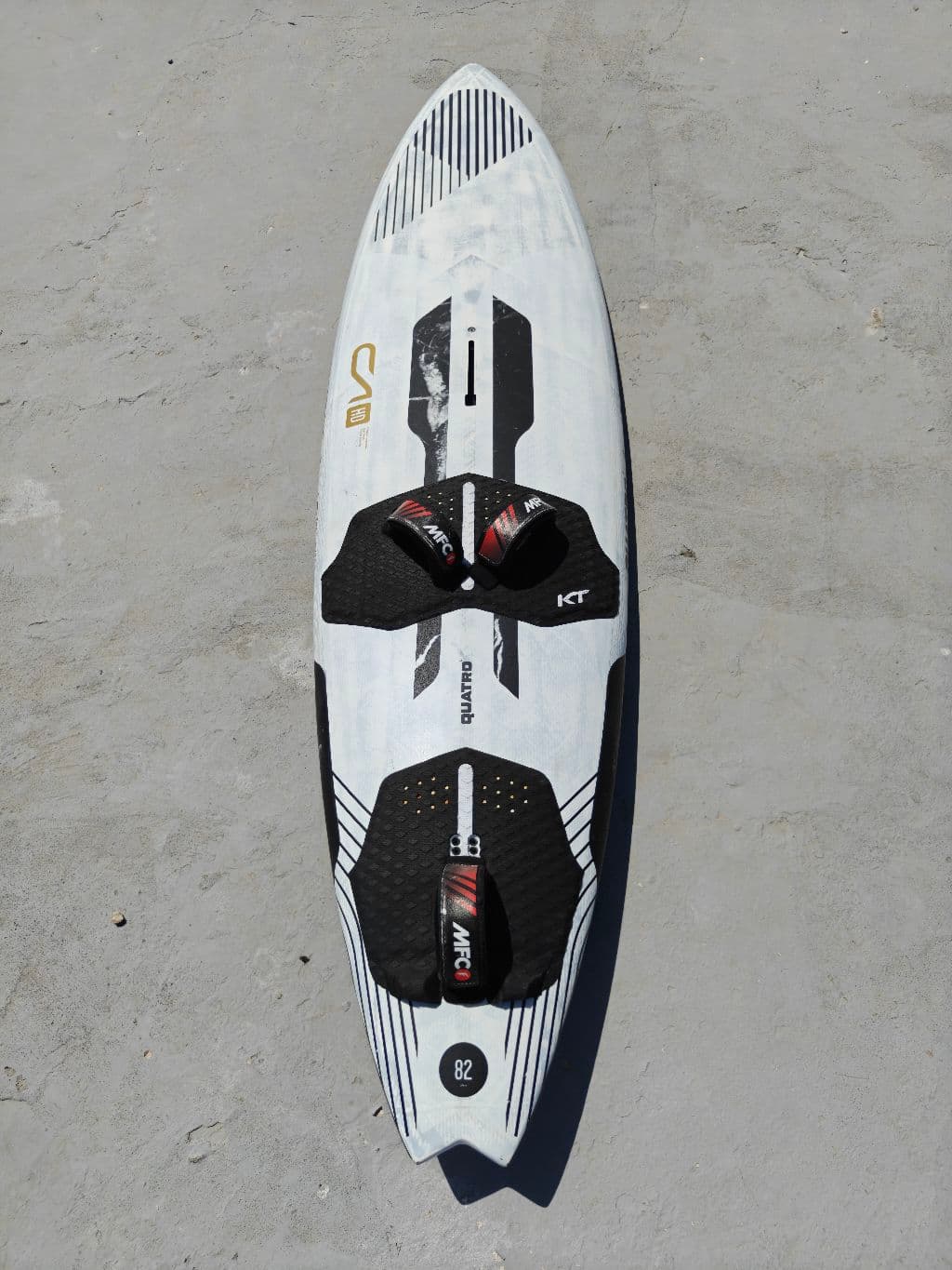 Tabla Windsurf Quatro Pyramid 82L