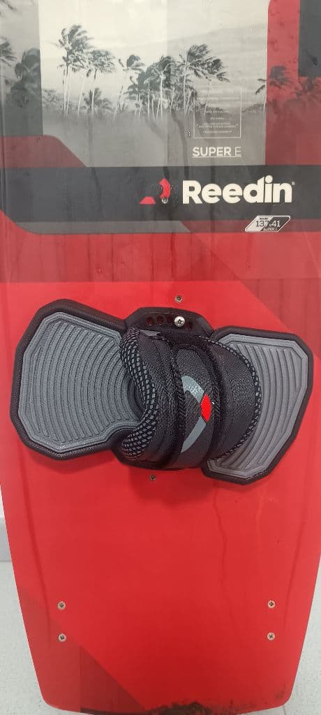 Reedin Super E 137x41 twintip